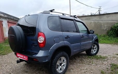 Chevrolet Niva I рестайлинг, 2011 год, 550 000 рублей, 3 фотография