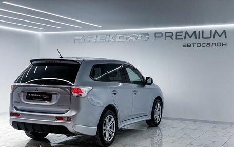 Mitsubishi Outlander III рестайлинг 3, 2013 год, 1 649 000 рублей, 11 фотография