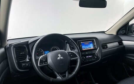 Mitsubishi Outlander III рестайлинг 3, 2013 год, 1 649 000 рублей, 21 фотография