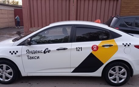 Hyundai Solaris II рестайлинг, 2014 год, 500 000 рублей, 18 фотография