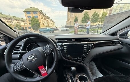 Toyota Camry, 2019 год, 2 450 000 рублей, 5 фотография