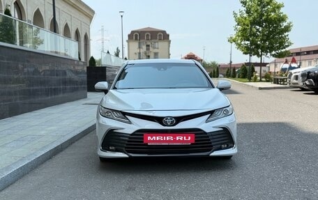 Toyota Camry, 2019 год, 2 450 000 рублей, 3 фотография