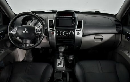 Mitsubishi Pajero Sport II рестайлинг, 2015 год, 2 090 000 рублей, 11 фотография