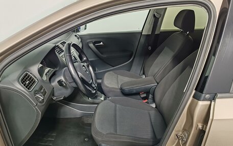 Volkswagen Polo VI (EU Market), 2016 год, 870 000 рублей, 16 фотография
