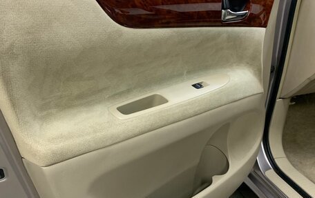 Toyota Ipsum II, 2003 год, 770 000 рублей, 9 фотография