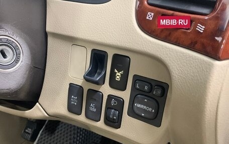 Toyota Ipsum II, 2003 год, 770 000 рублей, 11 фотография