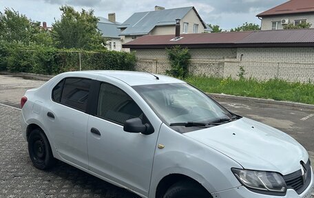 Renault Logan II, 2018 год, 390 000 рублей, 2 фотография