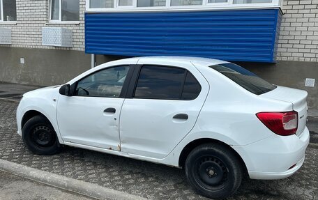 Renault Logan II, 2018 год, 390 000 рублей, 4 фотография