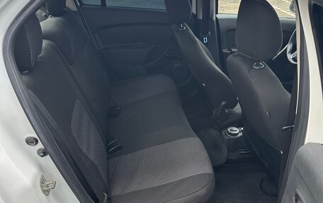 Renault Logan II, 2018 год, 390 000 рублей, 9 фотография