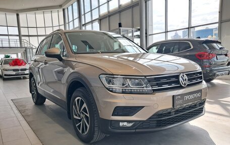 Volkswagen Tiguan II, 2018 год, 2 597 000 рублей, 7 фотография