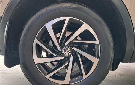 Volkswagen Tiguan II, 2018 год, 2 597 000 рублей, 22 фотография