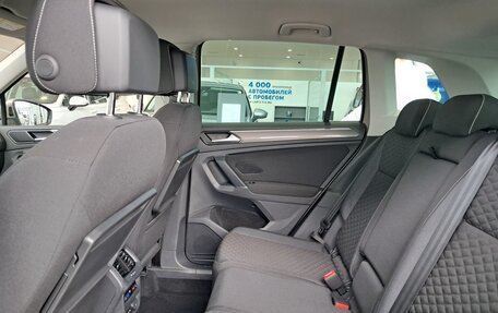 Volkswagen Tiguan II, 2018 год, 2 597 000 рублей, 16 фотография