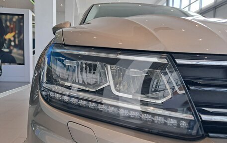 Volkswagen Tiguan II, 2018 год, 2 597 000 рублей, 21 фотография
