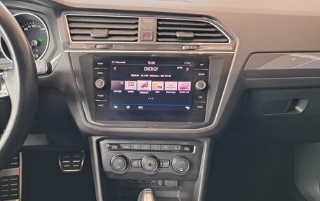 Volkswagen Tiguan II, 2018 год, 2 597 000 рублей, 19 фотография