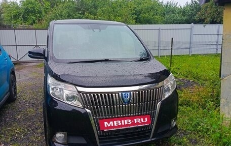 Toyota Esquire I, 2016 год, 2 300 000 рублей, 2 фотография