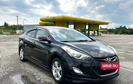 Hyundai Elantra V, 2013 год, 890 000 рублей, 2 фотография