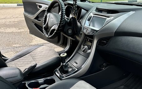 Hyundai Elantra V, 2013 год, 890 000 рублей, 15 фотография