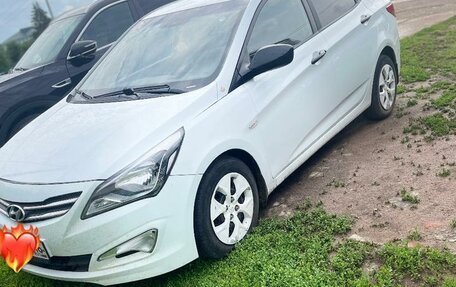 Hyundai Solaris II рестайлинг, 2014 год, 800 000 рублей, 5 фотография