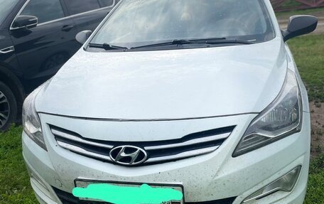 Hyundai Solaris II рестайлинг, 2014 год, 800 000 рублей, 4 фотография