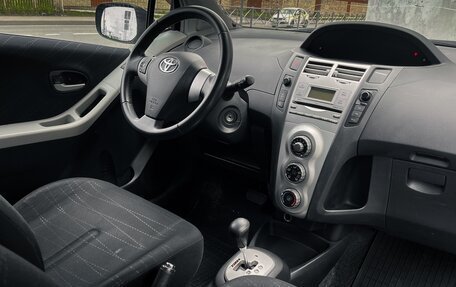 Toyota Yaris III рестайлинг, 2008 год, 430 000 рублей, 9 фотография