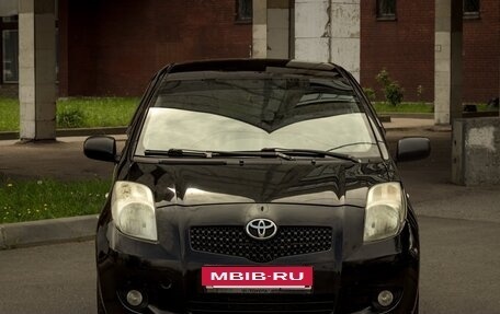 Toyota Yaris III рестайлинг, 2008 год, 430 000 рублей, 2 фотография