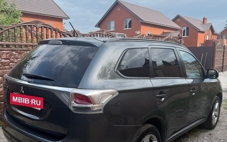 Mitsubishi Outlander III рестайлинг 3, 2013 год, 1 320 000 рублей, 4 фотография