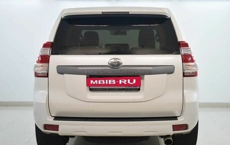 Toyota Land Cruiser Prado 150 рестайлинг 2, 2015 год, 3 290 000 рублей, 3 фотография