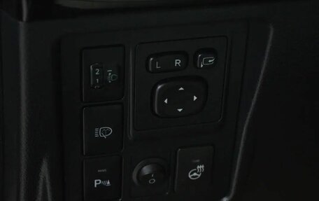 Toyota Land Cruiser Prado 150 рестайлинг 2, 2015 год, 3 290 000 рублей, 11 фотография