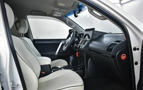 Toyota Land Cruiser Prado 150 рестайлинг 2, 2015 год, 3 290 000 рублей, 12 фотография