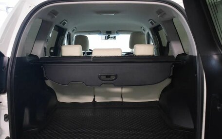 Toyota Land Cruiser Prado 150 рестайлинг 2, 2015 год, 3 290 000 рублей, 14 фотография