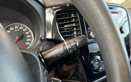 Mitsubishi Outlander III рестайлинг 3, 2012 год, 1 070 000 рублей, 18 фотография