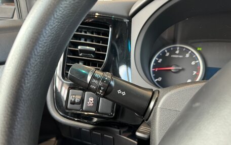 Mitsubishi Outlander III рестайлинг 3, 2012 год, 1 070 000 рублей, 17 фотография