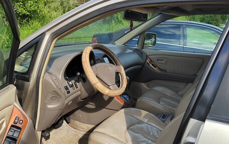 Lexus RX IV рестайлинг, 2000 год, 990 000 рублей, 3 фотография
