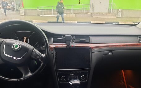 Skoda Superb III рестайлинг, 2011 год, 1 000 000 рублей, 10 фотография