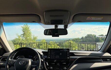 Toyota Camry, 2021 год, 2 750 000 рублей, 10 фотография