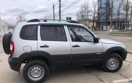 Chevrolet Niva I рестайлинг, 2012 год, 510 000 рублей, 3 фотография