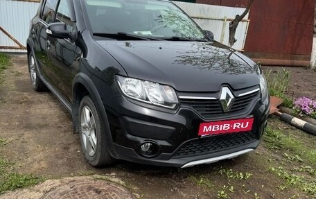 Renault Sandero II рестайлинг, 2017 год, 965 000 рублей, 1 фотография