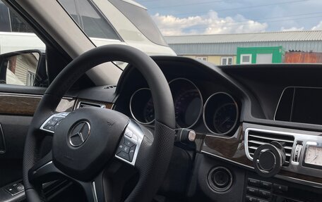 Mercedes-Benz E-Класс, 2013 год, 2 300 000 рублей, 5 фотография
