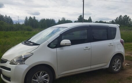 Toyota Ractis I, 2009 год, 645 000 рублей, 2 фотография