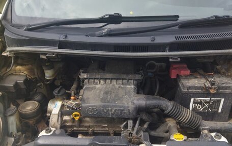 Toyota Ractis I, 2009 год, 645 000 рублей, 8 фотография