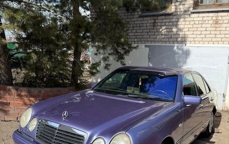Mercedes-Benz E-Класс, 1997 год, 350 000 рублей, 2 фотография