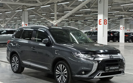 Mitsubishi Outlander III рестайлинг 3, 2020 год, 1 949 000 рублей, 7 фотография