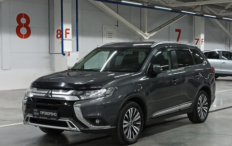 Mitsubishi Outlander III рестайлинг 3, 2020 год, 1 949 000 рублей, 5 фотография
