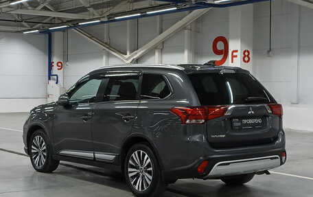 Mitsubishi Outlander III рестайлинг 3, 2020 год, 1 949 000 рублей, 11 фотография