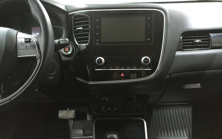 Mitsubishi Outlander III рестайлинг 3, 2020 год, 1 949 000 рублей, 19 фотография