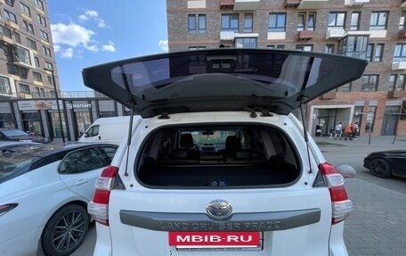 Toyota Land Cruiser Prado 150 рестайлинг 2, 2015 год, 3 400 000 рублей, 10 фотография