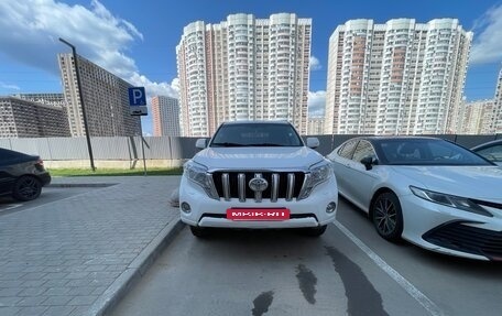 Toyota Land Cruiser Prado 150 рестайлинг 2, 2015 год, 3 400 000 рублей, 3 фотография