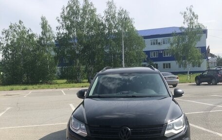 Volkswagen Tiguan I, 2015 год, 1 990 000 рублей, 2 фотография