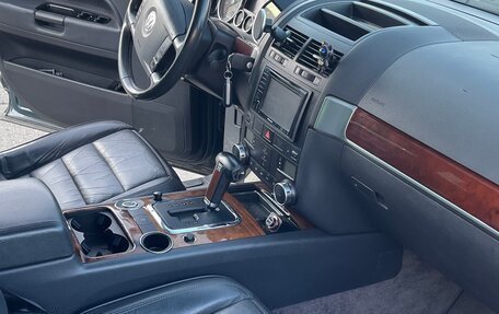 Volkswagen Touareg III, 2005 год, 810 000 рублей, 8 фотография