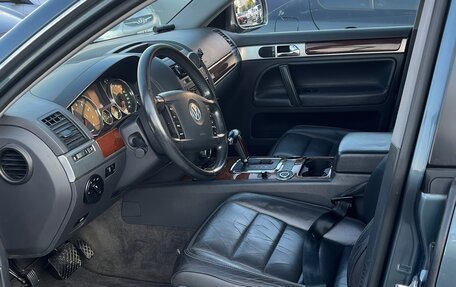 Volkswagen Touareg III, 2005 год, 810 000 рублей, 12 фотография